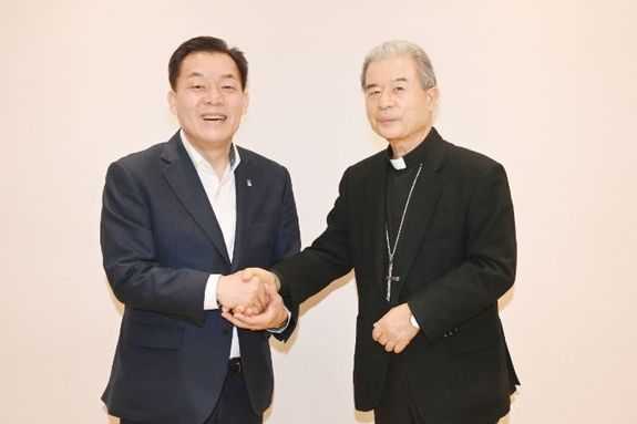 이재준 수원시장, 수원교구장 이용훈 주교 만나 “WYD 수원교구대회, 적극적으로 지원하겠다”