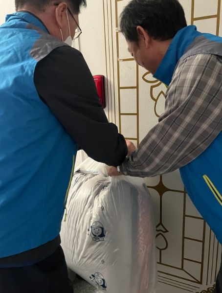 수원시 영통3동 지역사회보장협의체, '원스톱 이불세탁'으로 찾아가는 복지서비스 실천