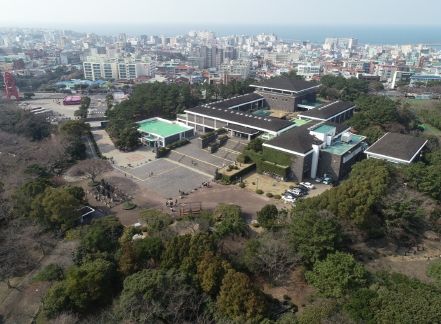 제주에서 피어난 선묵화(禪墨畵)와 차묵화(茶墨畵)