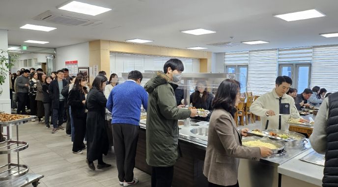 최훈식 장수군수, 설 명절 직원 격려 떡국 오찬 가져