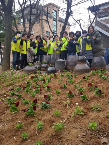 인천 남동구 만수4동, 주민들과 함께 봄 향기 가득한 봄 초화 식재