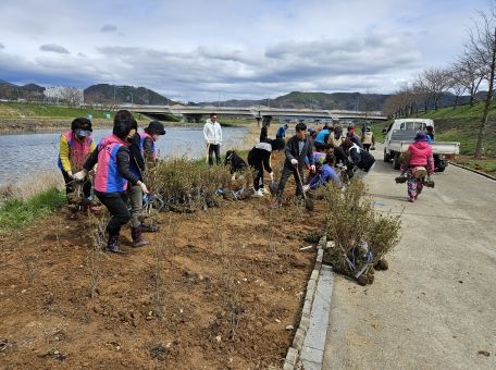광양읍, 사회단체와 ‘푸른 광양읍 감동정원’ 조성