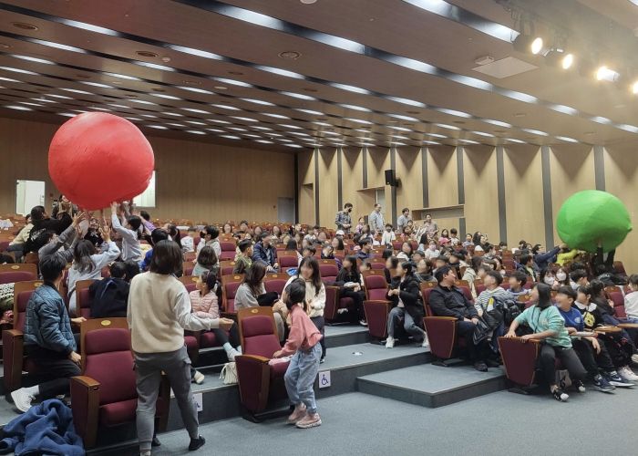 김포시 도서관 문화공연 – 기상천외 벌룬맨 자료 사진