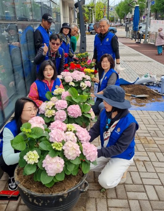 꽃밭 가꾸기 행사