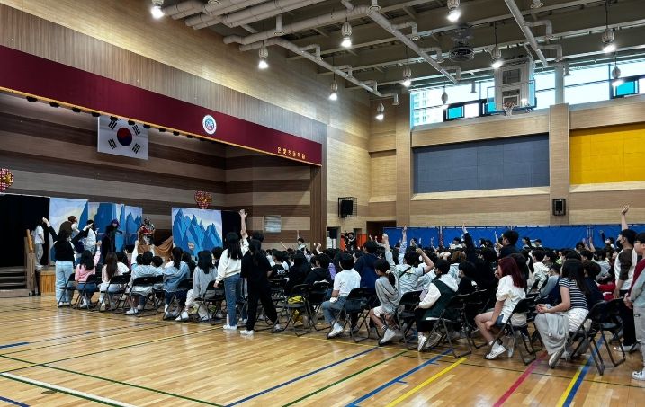 찾아가는 영어뮤지컬(은빛초)