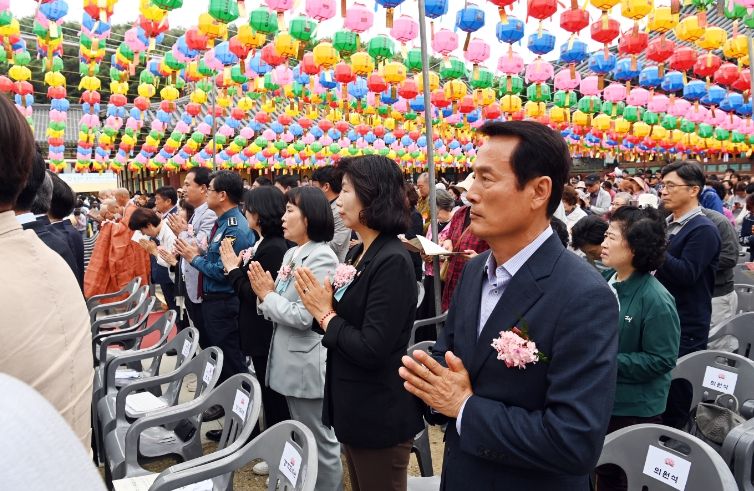 용주사 봉축법요식에 참석한 화성시의회 의원