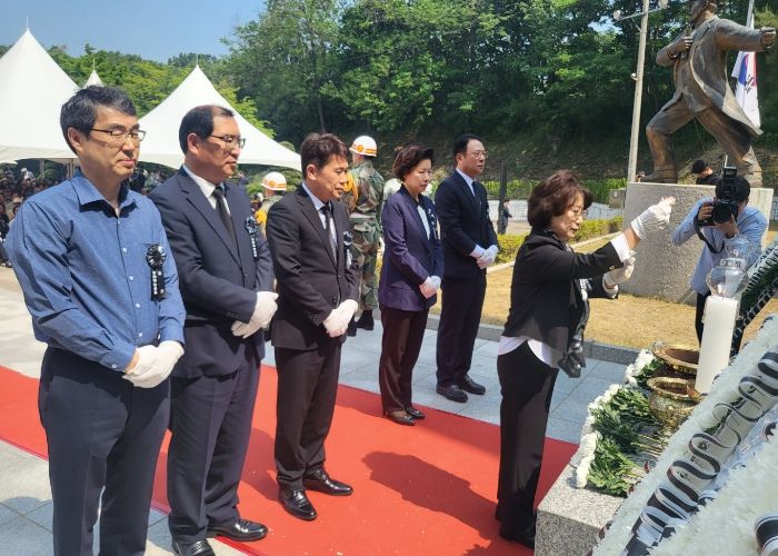 원순자 의정부교육지원청 교육장, 제69회 현충일 추념식에서 추모의 뜻 전해