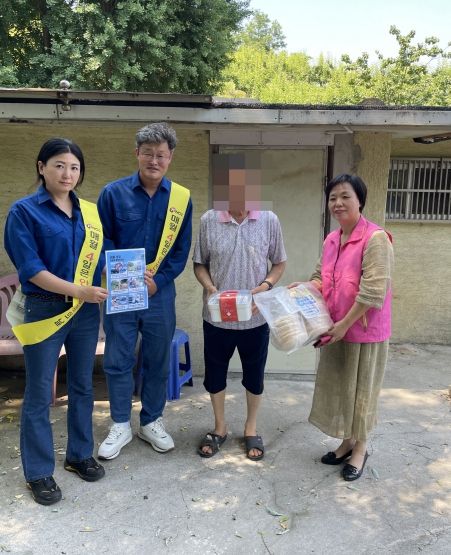 한국석유공사 구리지사, 구리시 교문1동에 ‘사랑의 응급 구급함’ 전달