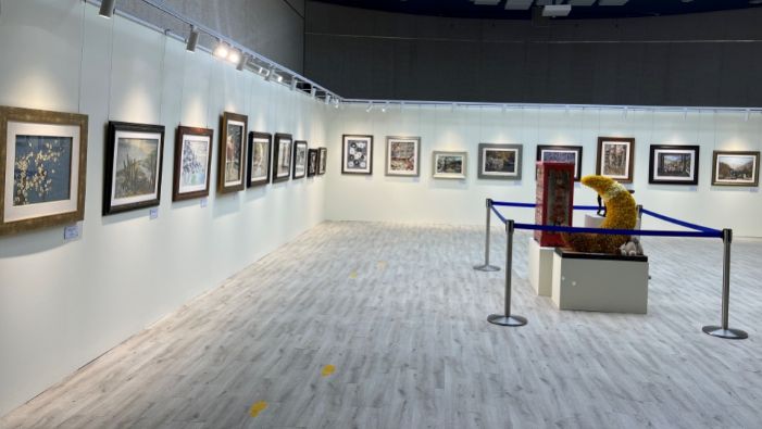 특별기획전- 야생화, 향기로 피어나다- 압화