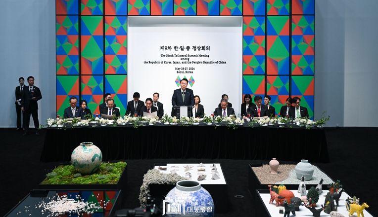 지난 5월 26일 한일중 정상회의 공식만찬 부대행사로 국립현대미술관에 전시된 작품들