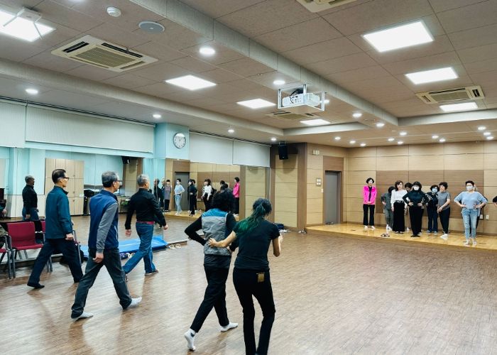 평택팽성노인복지관, 태라뷰티 아카데미 ‘시니어 건강 워킹 특강’ 성료