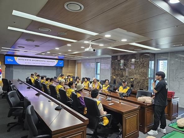 파주시 운정1동 실버경찰대 봉사단, 찾아가는 응급처치 교육 실시