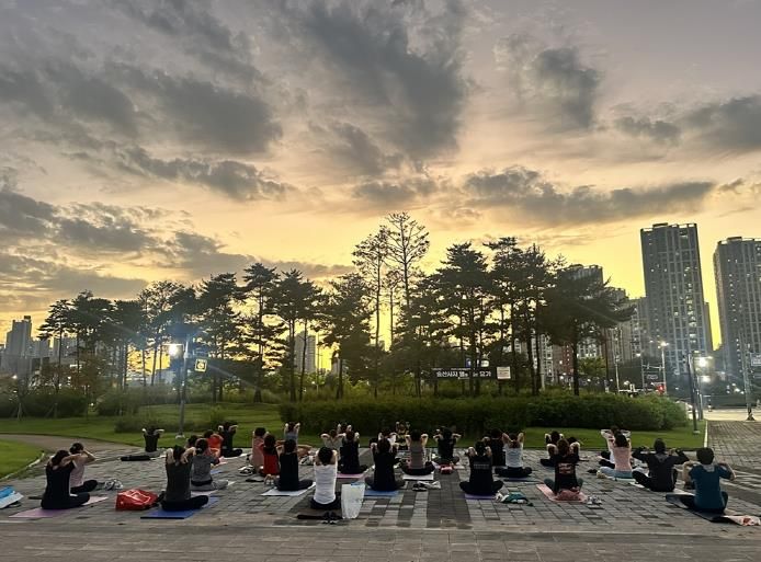송산사지근린공원 별을 품은 요가