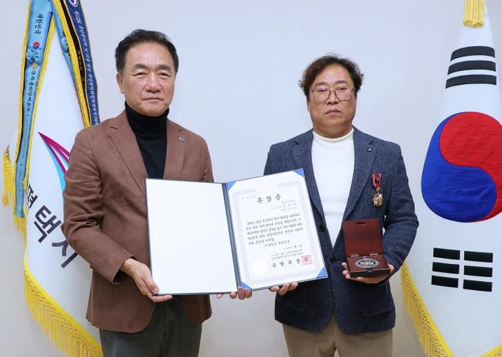 평택시, ‘6․25전쟁 故 김준기 님 무공훈장’ 손자에게 전수