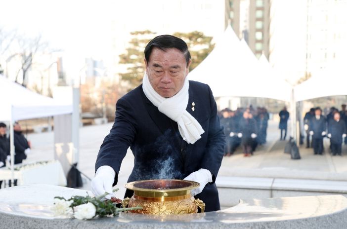 수원특례시의회, 현충탑 참배