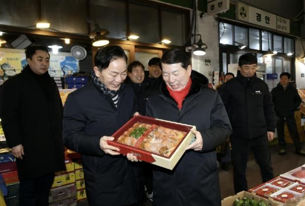 백경현 구리시장, 설맞이“구리농수산물도매시장” 장보기 행사