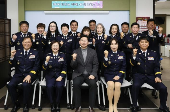 이상일 용인특례시장은 26일 의용소방연합회 임원단과 간담회를 진행했다