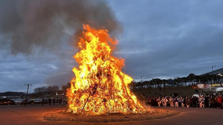 안동시, 2026년 정월대보름 달맞이 행사 성황리 개최 “액은 태우고, 소원은 달에 빌다”