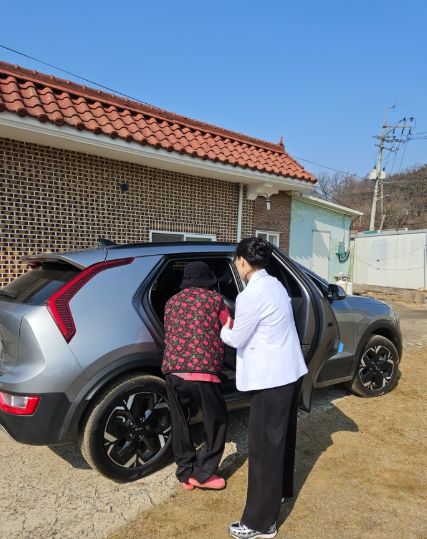 김포시보건소 북부보건센터, 치매쉼터 어르신 이동 지원 ‘안심 송영 서비스’ 운영