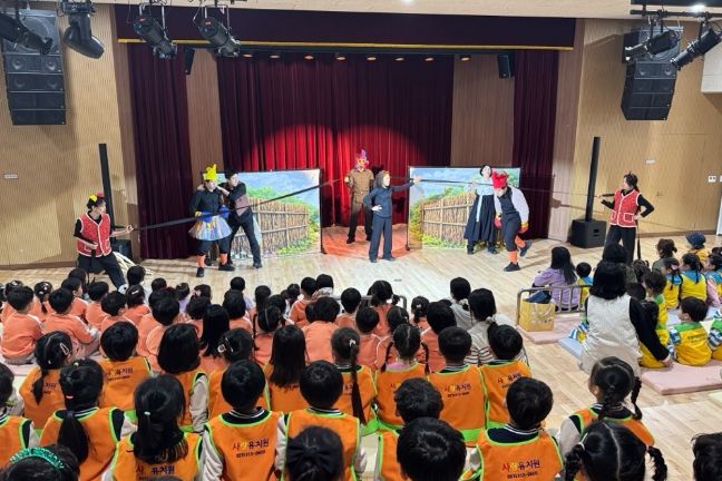 부산 서구 한형석 자유아동극장, 부산시립극단 초청 공연