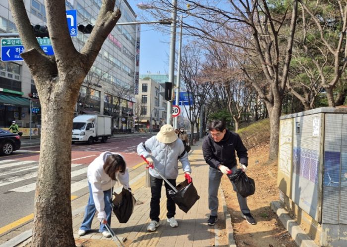 고양시 중산2동 주민자치회, 봄맞이 마을환경 정화활동 실시